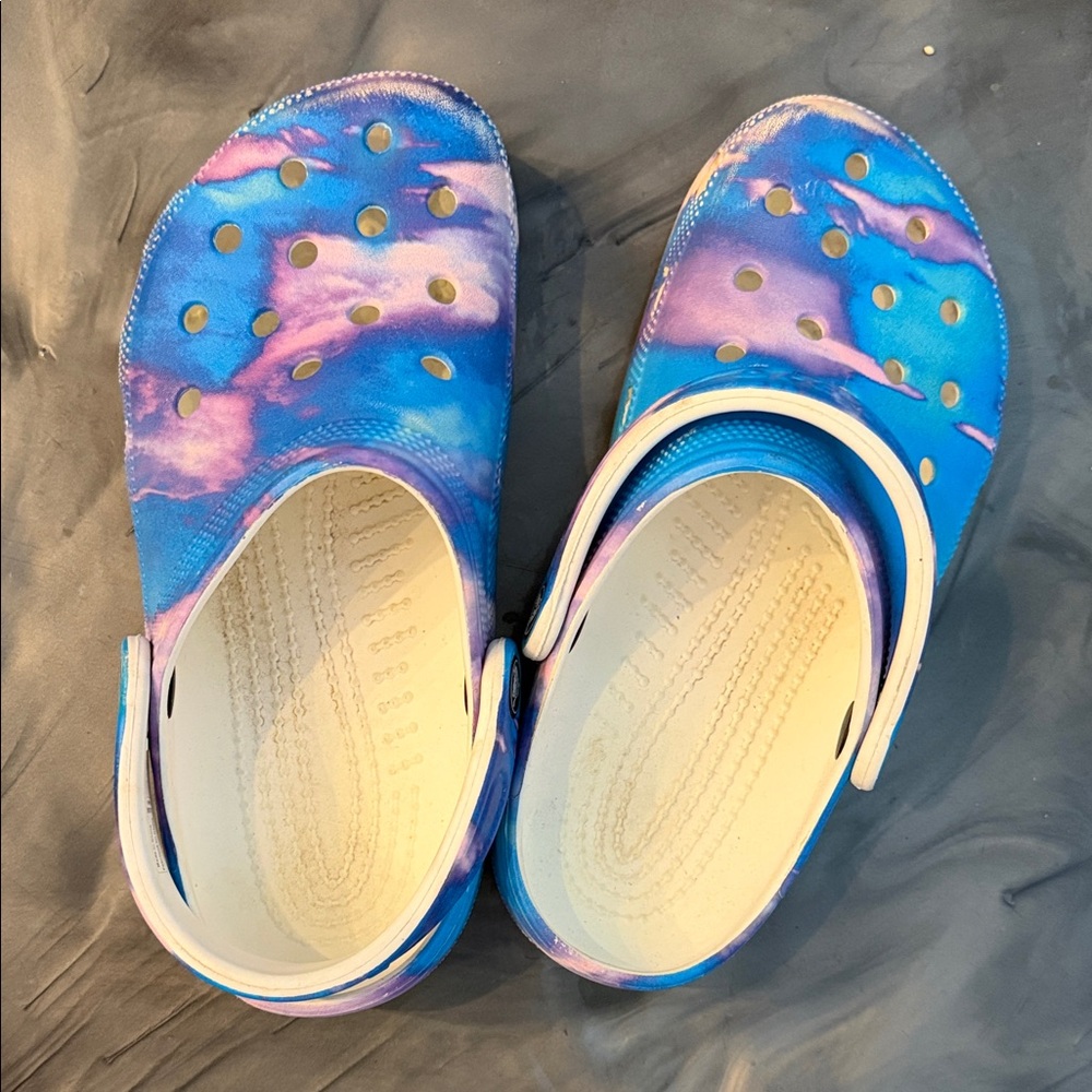 CROCS Kids Water Shoes in Blue and Pink